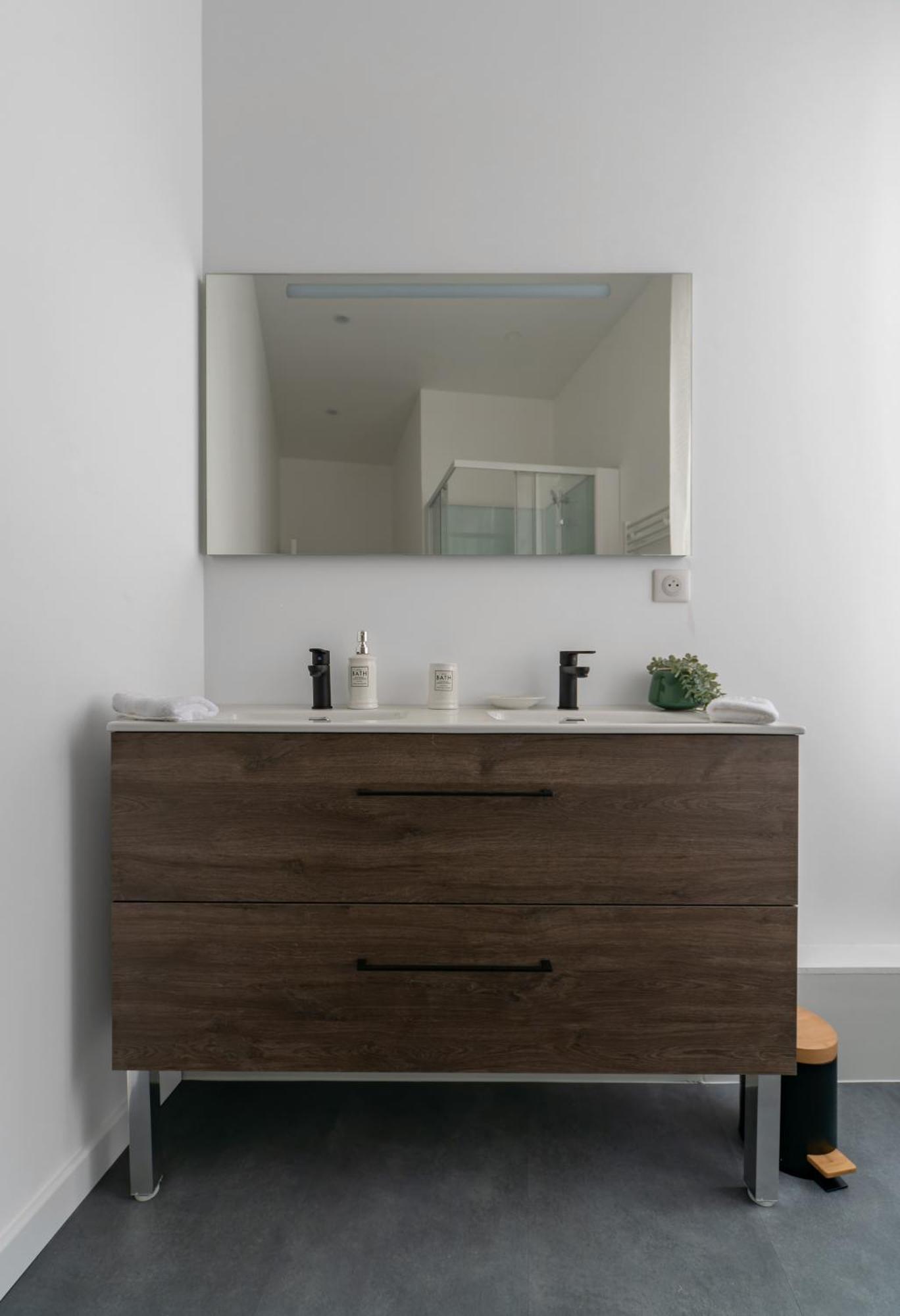Le Ravy - Appartement Design, 2 Chambres, Centre Ville Vichy Dış mekan fotoğraf