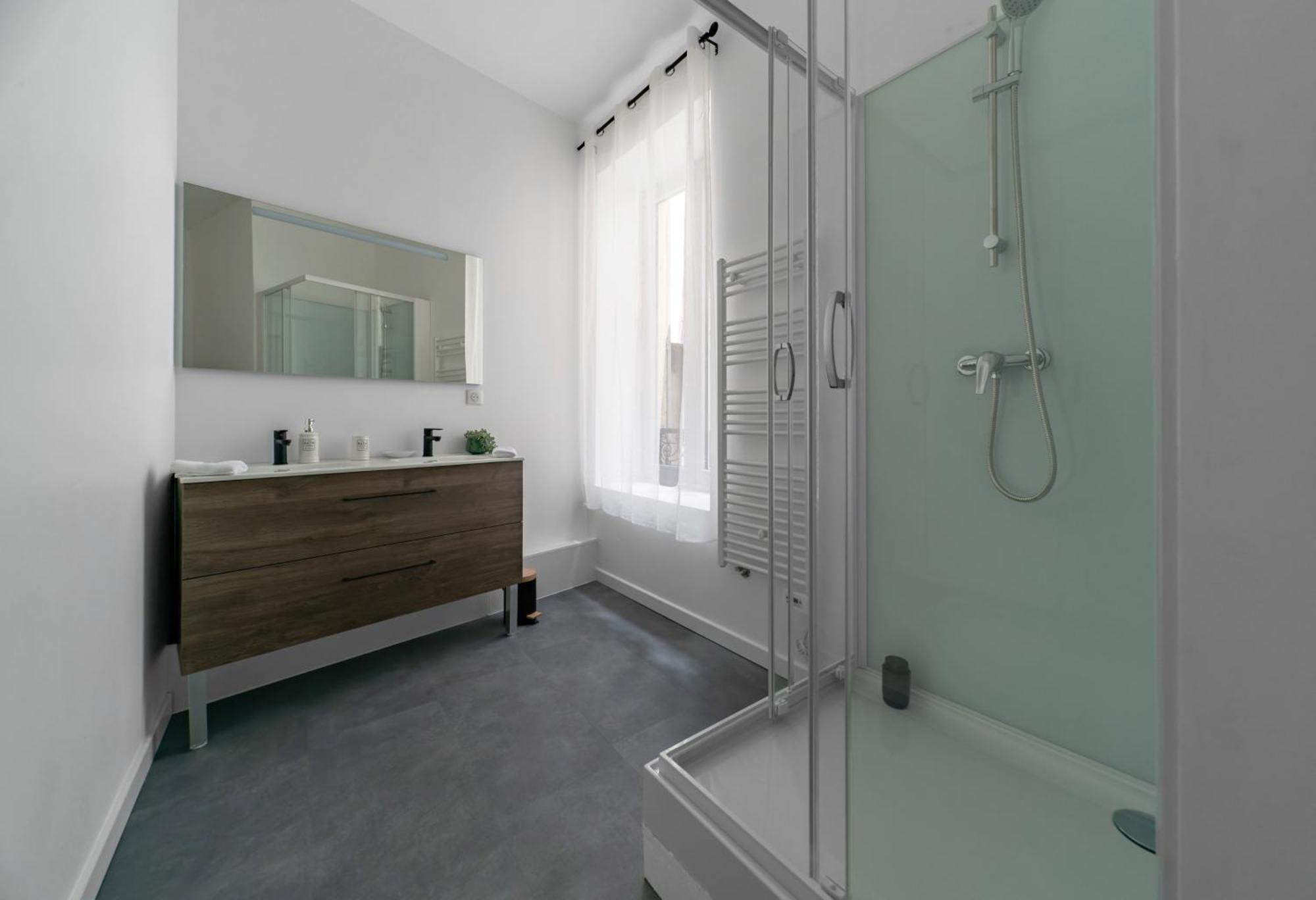 Le Ravy - Appartement Design, 2 Chambres, Centre Ville Vichy Dış mekan fotoğraf